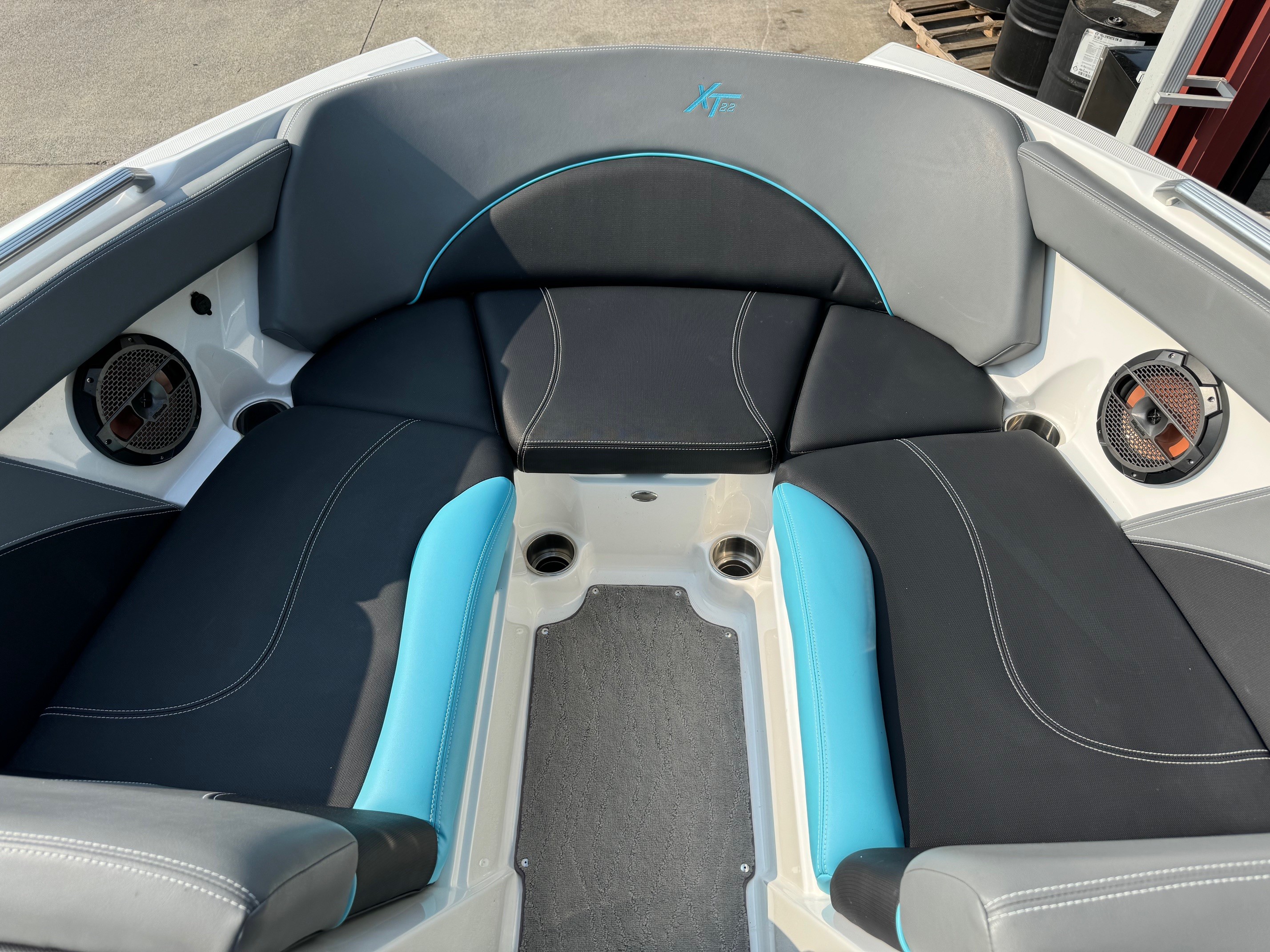 2019 MasterCraft XT22 Icon